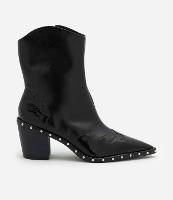 Bota Cano Baixo com Bico Fino e Tachinhas Aplicadas - 1