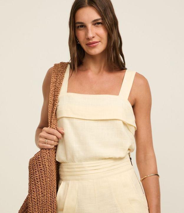 Blusa em Viscolinho com Pregas no Decote e Padronagem de Riscos - 2