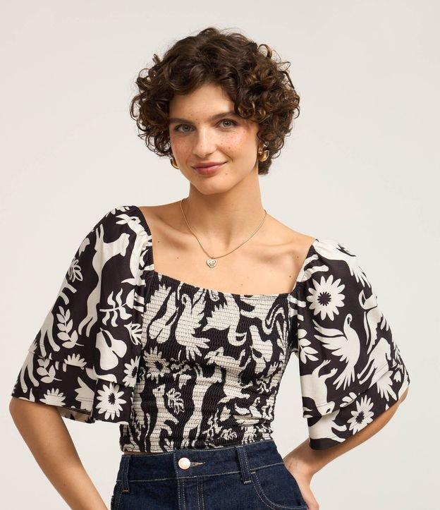 Blusa Ombro a Ombro com Camada nas Mangas e Estampa Animais - 2