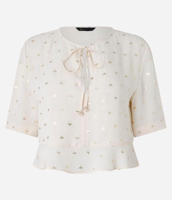 Blusa em Chiffon com Estampa Abelha em Efeito Metalizado