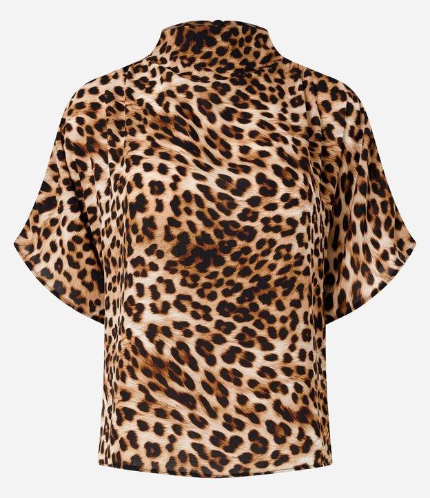 Blusa em Crepe com Gola Alta e Estampa Onça - 1