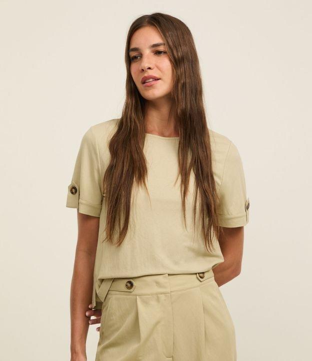 Blusa em Malha Piquet com Detalhe na Barra da Manga - 2