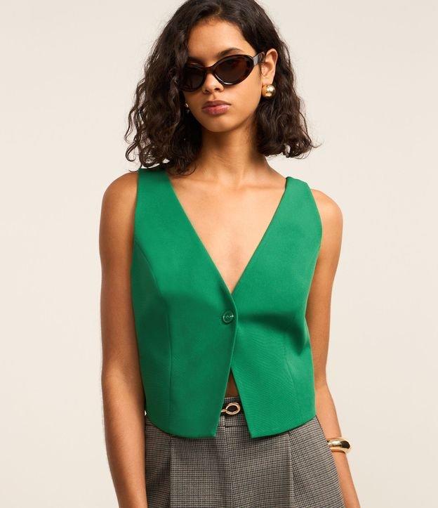 Blusa Alfaiatada Estilo Colete em Crepe com Alças Finas nas Costas - 2