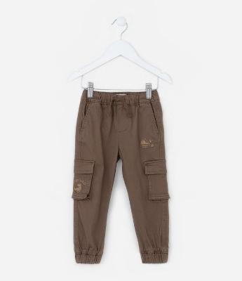 Calça Infantil com Bordado e Bolsos Cargo - Tam 1 a 5 Anos