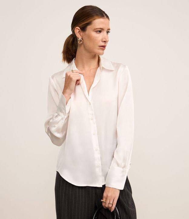 Camisa Acetinada com Caimento Leve e Manga Longa - 2