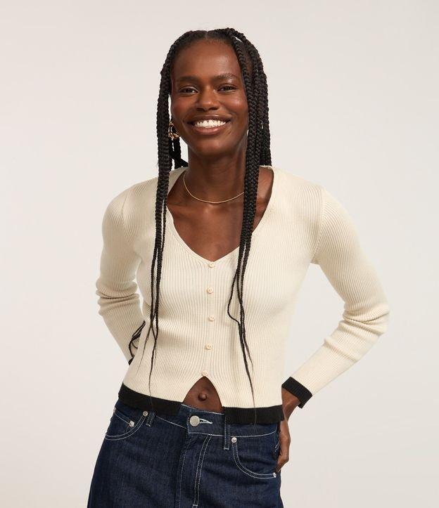 Blusa em Tricô com Botões e Babadinho Contrastante - 3