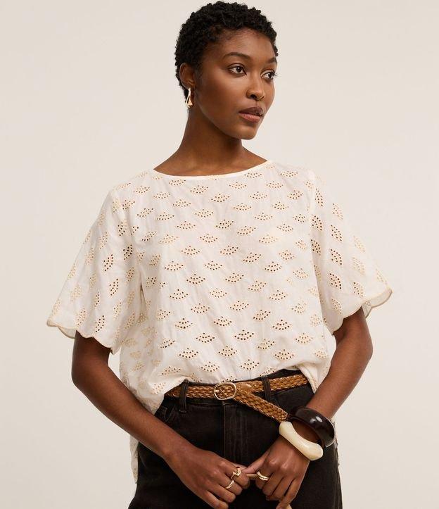 Blusa em Laise com Bordados Vazados de Leques - 2