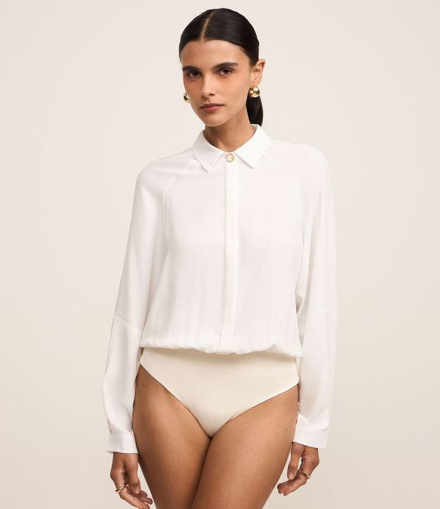 Body Camisa em Crepe com Botão Diferenciado na Gola - 2