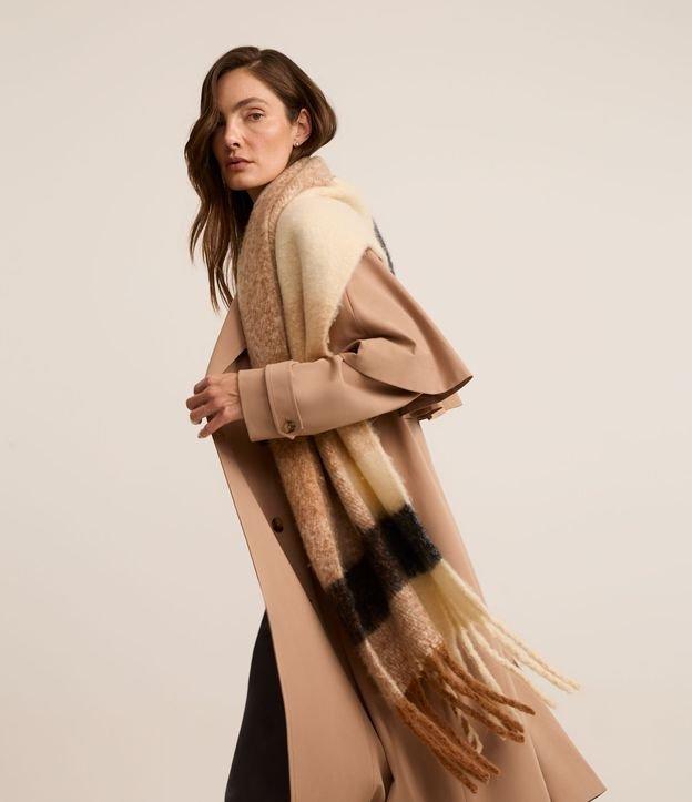 Cachecol em Fleece Pesado com Estampa Bloco de Cores e Franjas - 2