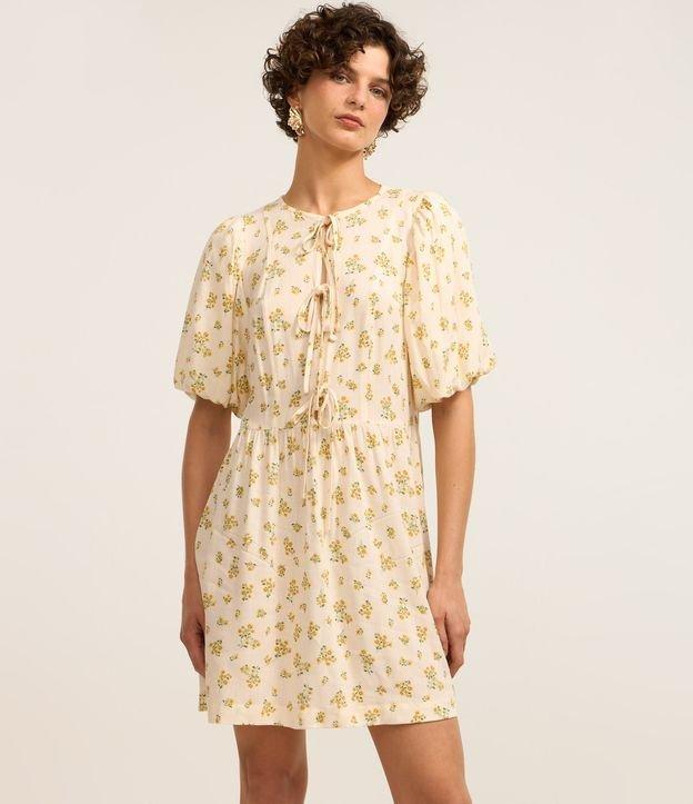 Vestido Curto em Viscose com Manga Bufante e Estampa Floral - 2