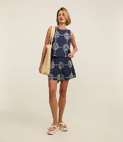 Short em Cambraia com Estampa Arabesco e Pregas Frontais - 2