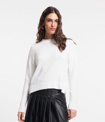 Suéter em Tricô Mousse com Cava Deslocada