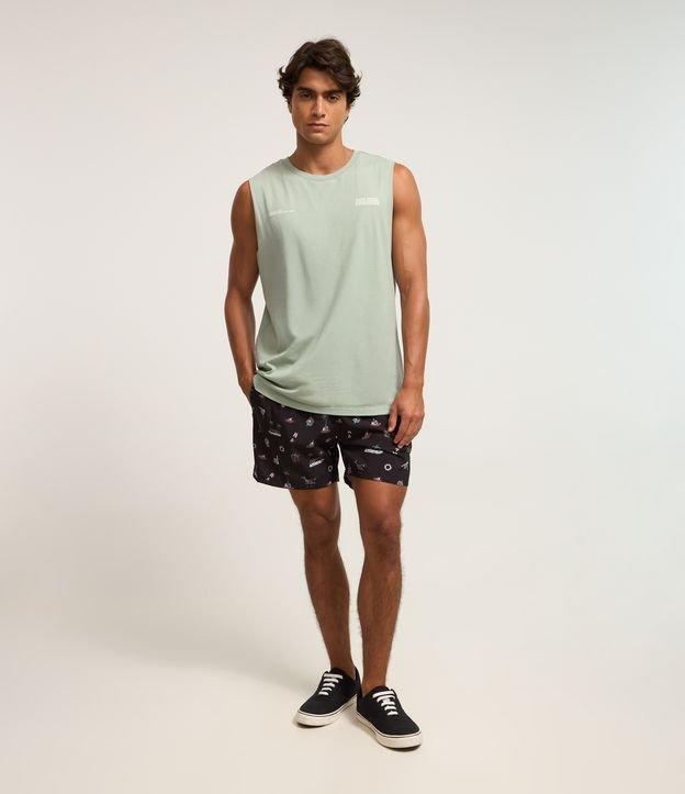 Bermuda em Microfibra com Estampa de Praia e Caveiras - 2