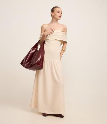 Vestido Evasê em Crepe Texturizado com Decote Ombro a Ombro