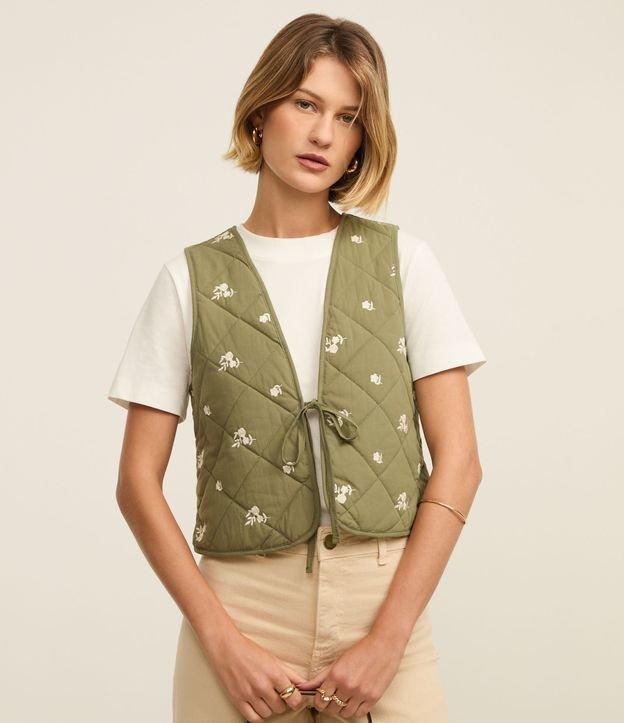 Colete Matelassê em Algodão com Bordado Floral e Amarração - 2