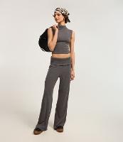 Calça Reta em Ana Ruga Texturizada e Pala Virada - 3