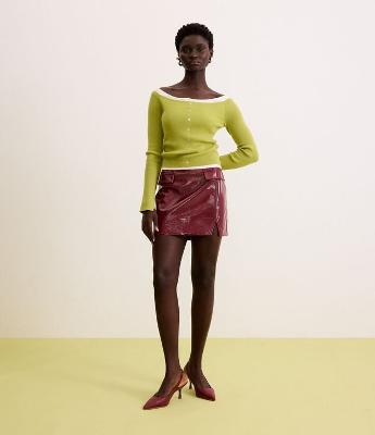 Saia Curta em PU com Lapelas e Fenda