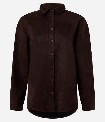Camisa em Suede com Cava Deslocada