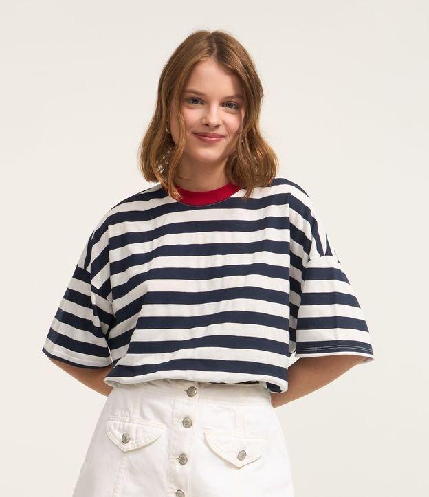 Camiseta Oversized em Algodão com Gola Contrastante e Listras - 1