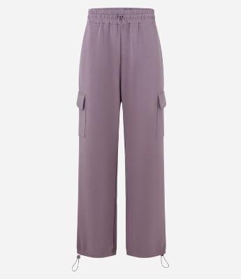 Calça Esportiva em Microfibra Pesada com Bolso Cargo e Ajuste na Barra