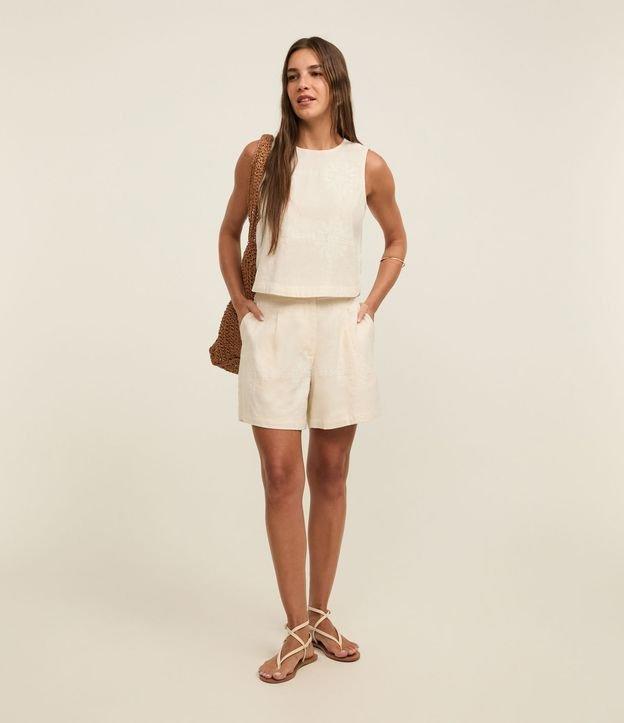 Short em Cambraia com Pregas e Bordados Arabescos - 3