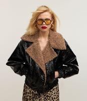 Jaqueta Biker em PU com Efeito Envernizado e Pelinhos - 1