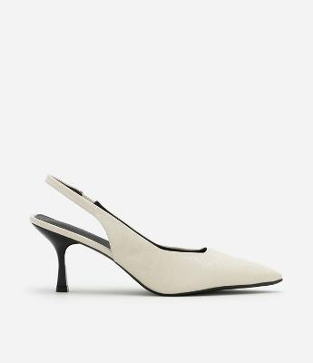 Sapato Scarpin Slingback com Bico e Salto Finos