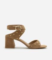 Sandália em Material Sintético com Tachinhas Aplicadas - 1