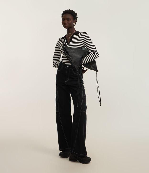 Calça Wide Leg em Sarja com Bolso Cargo Embutido - 1