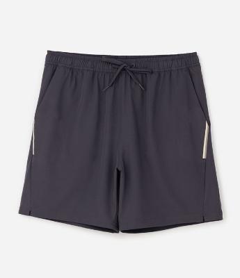 Bermuda Esportiva com Laser Cut e Print Lateral