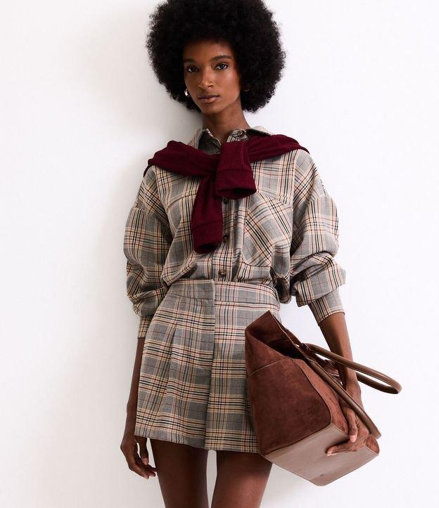 Camisa Oversized em Crepe Xadrez com Bolsos - 2