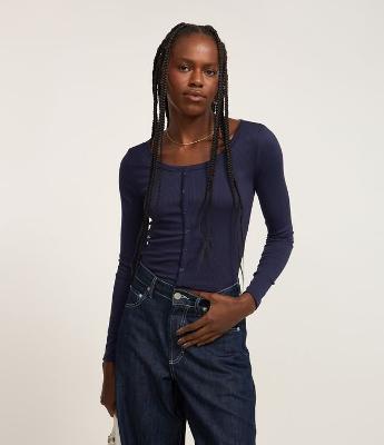 Blusa em Ribana com Textura e Botõezinhos