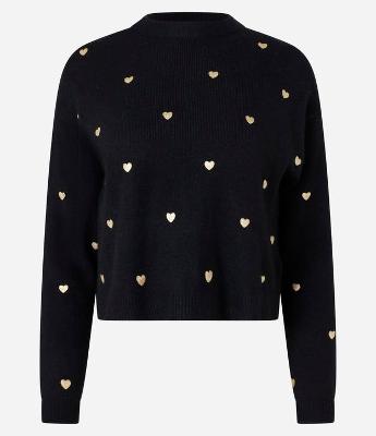 Suéter em Tricô com Cava Deslocada e Estampa Corações