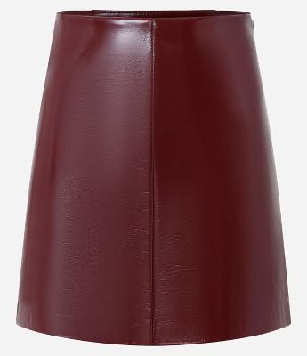 Saia Evasê Curta em PU com Efeito Vinil