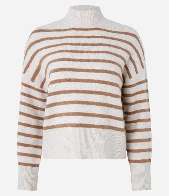 Suéter Slim em Tricô Leve Listrado com Gola Alta