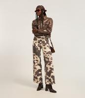 Calça Wide Leg em Sarja com Estampa de Vaquinha - 2