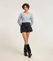 Short em Sarja com Tingimento Cationizado e Pregas em Camadas - 1