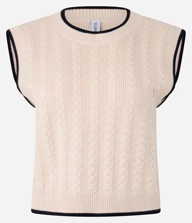 Colete Curto em Tricô com Textura e Cava Contrastante - 1