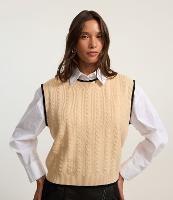 Colete Curto em Tricô com Textura e Cava Contrastante - 2