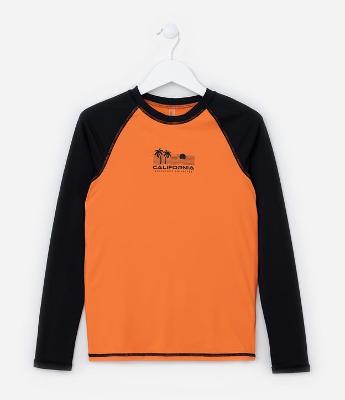 Camiseta Infantil com Proteção UV e Estampa Coqueiros - Tam 5 a 14 Anos