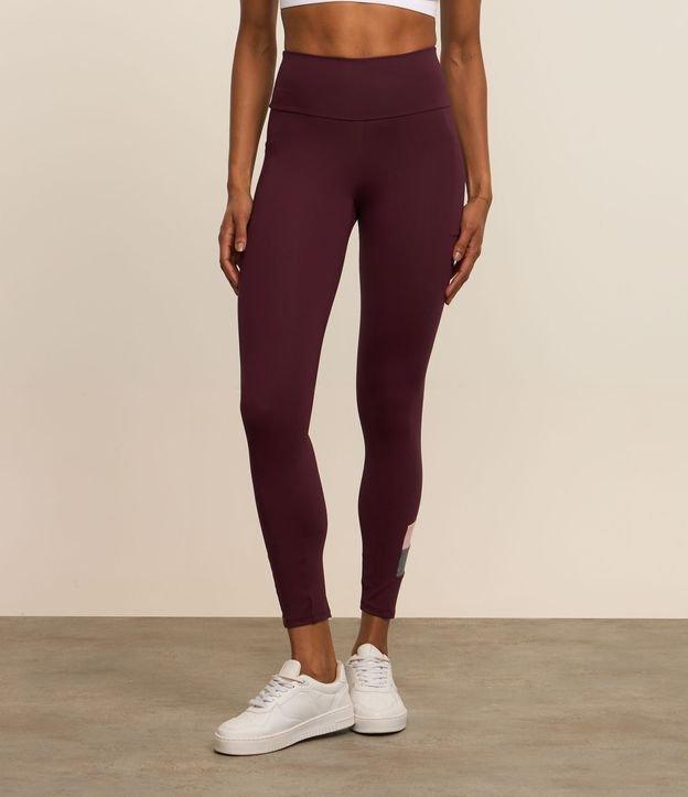 Calça Legging Esportiva em Microfibra com Bolso e Recortes - 1