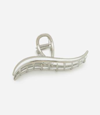 Piranha de Cabelo em Metal com Detalhe Vazado e Formato Ondulado