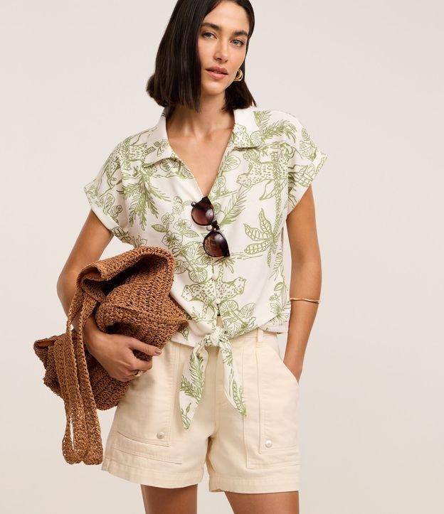 Blusa em Piquet com Amarração e Bordado Floral - 2