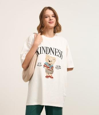 Camiseta em Algodão com Bordado Ursinho e Lettering