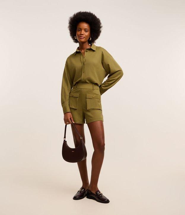 Short Reto Cintura Alta em Piquet com Bolsos Cargo - 2