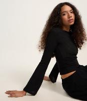 Blusa Curta Texturizada com Gola Canoa - 2