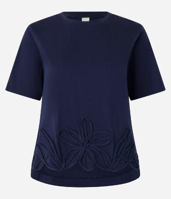 Blusa T-Shirt em Algodão com Bordado Floral na Barra