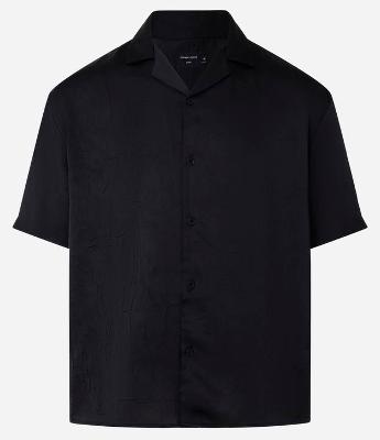 Camisa Boxy com Gola Lapela e Efeito Acetinado