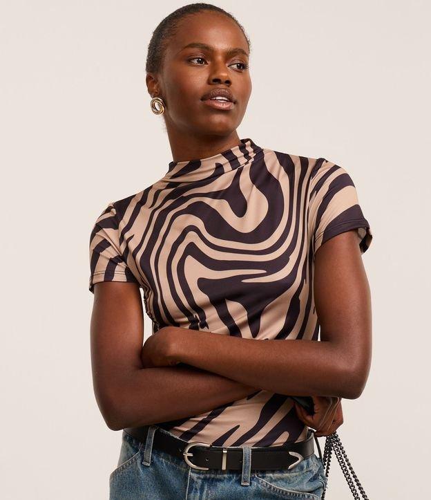 Blusa em Microfibra com Gola Alta e Estampa Zebra - 2