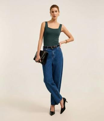 Blusa Básica em Poliamida com Decote Quadrado